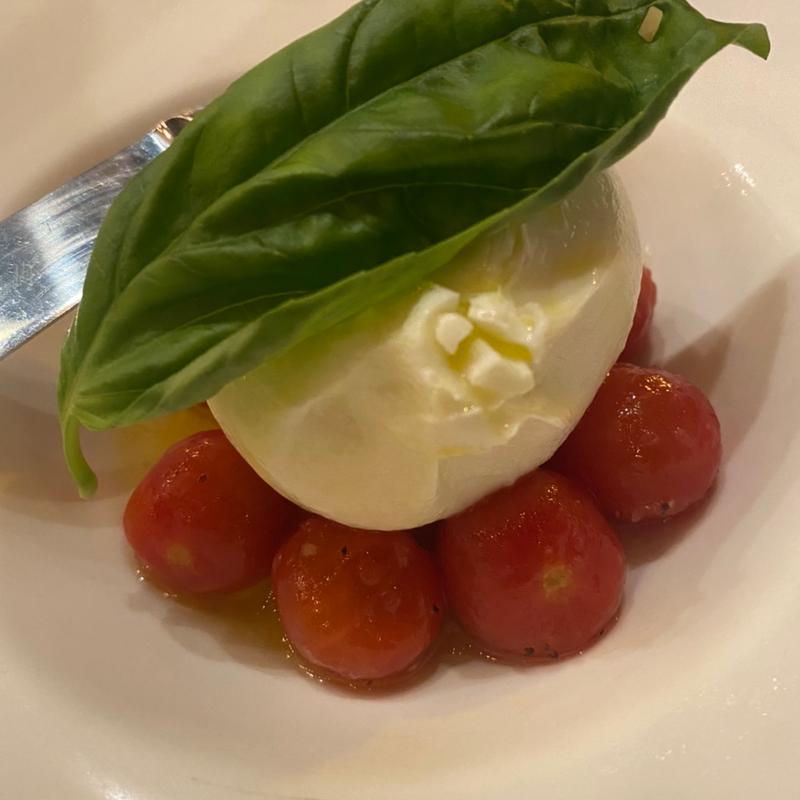 水牛モッツァレラのカプレーゼ(カフェ ラ・ボエム 白金 （Cafe La Boheme）)