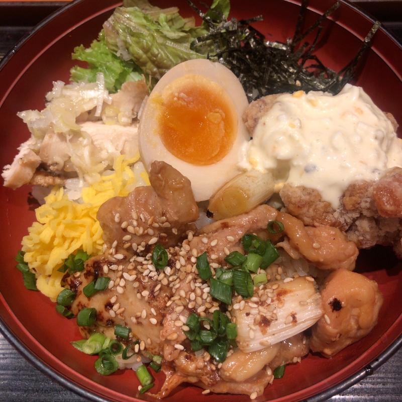 鶏三昧丼(地鶏や 横浜ポルタ店)