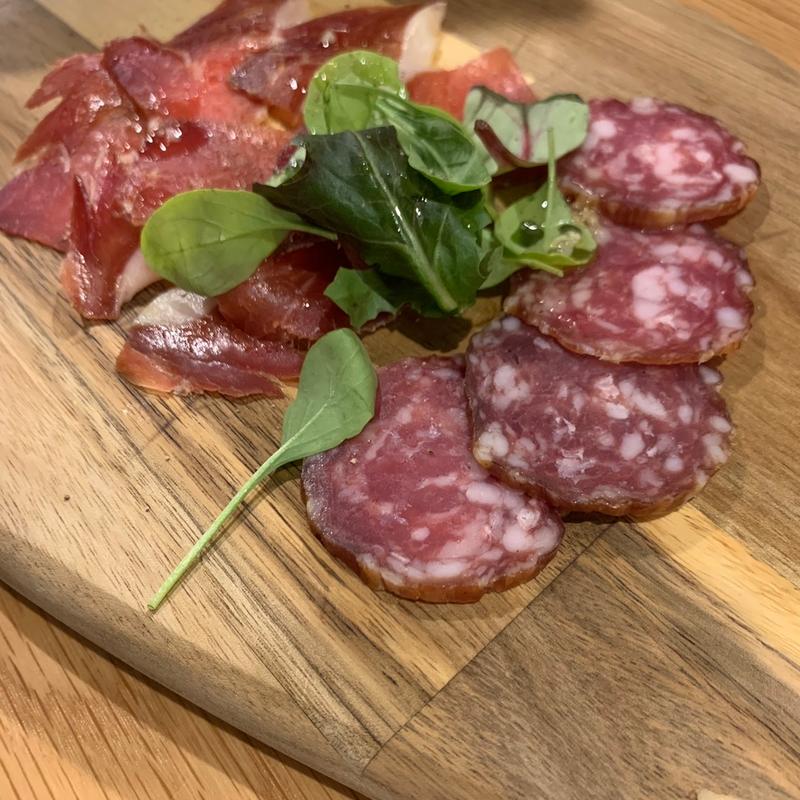 燻製サラミ(わら焼きスタンドyasuda)