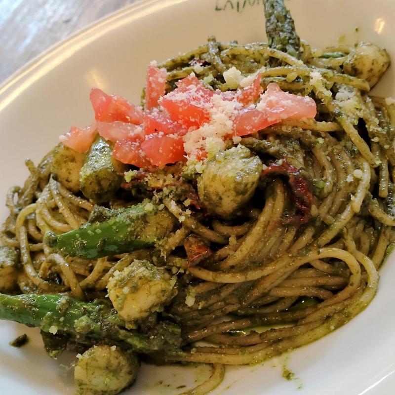  帆立とアスパラガスのジェノバソース(カフェ ラ・ボエム 新宿御苑 （La Boheme）)