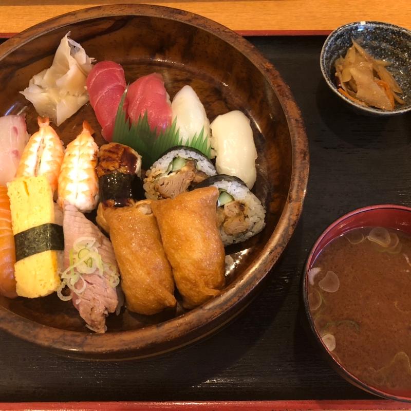 一半定食(くるま寿し)