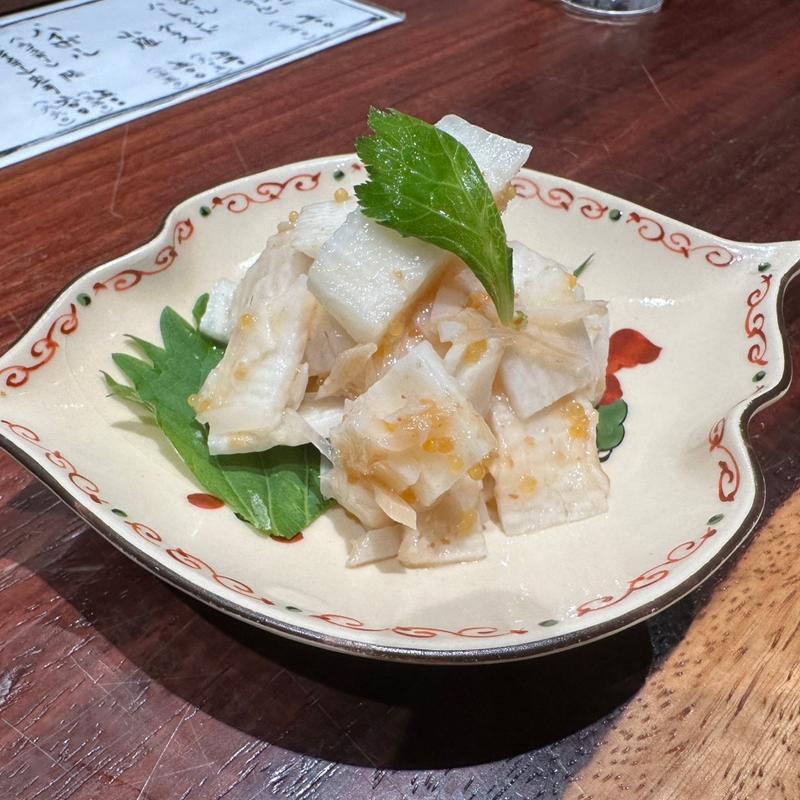 サメ軟骨と山芋の梅肉和え(そばやし)