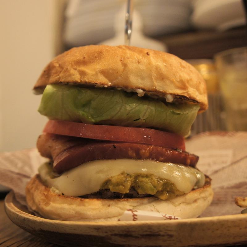 バリネスパクチーベーコンバーガー(Jack37Burger （ジャックサンナナバーガー）)