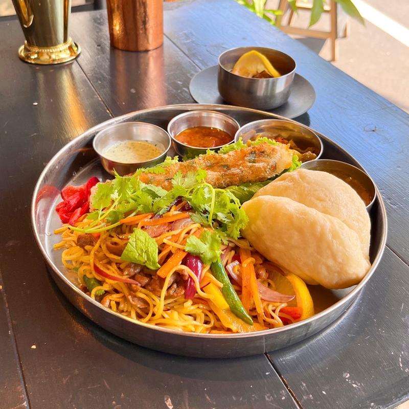 今週の数量限定ランチ！！（ラム肉のスパイス焼きそば定食＋ベンガリフィッシュカリー）(Vaji spice)