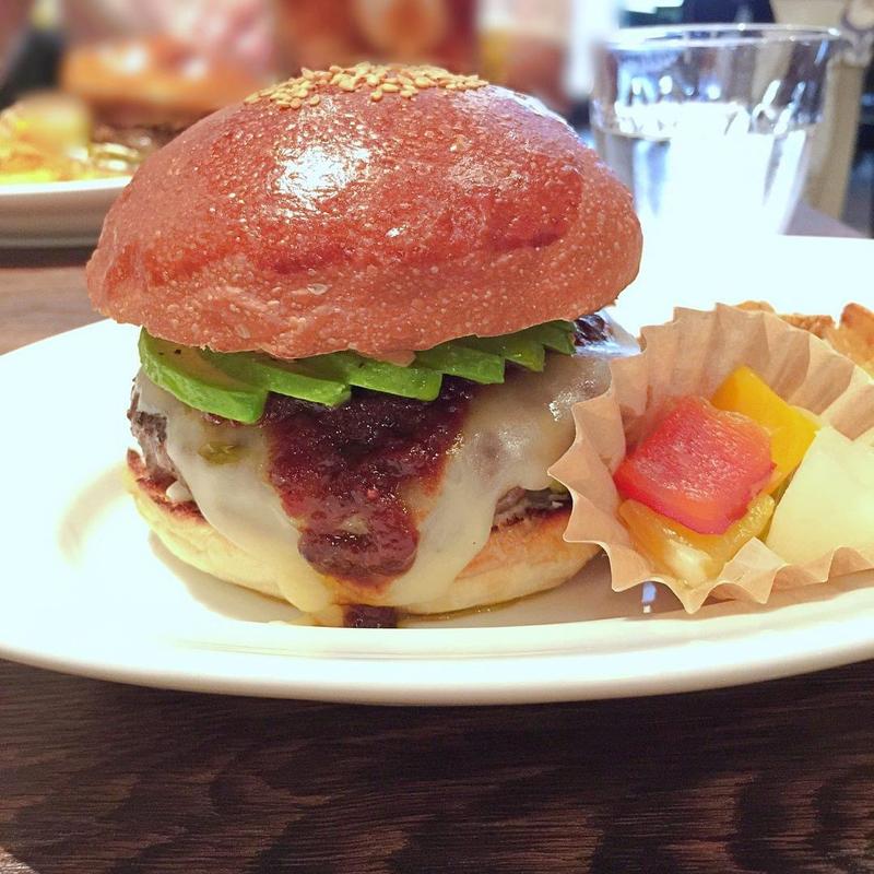 アボカドチーズバーガー(BLACOWS)