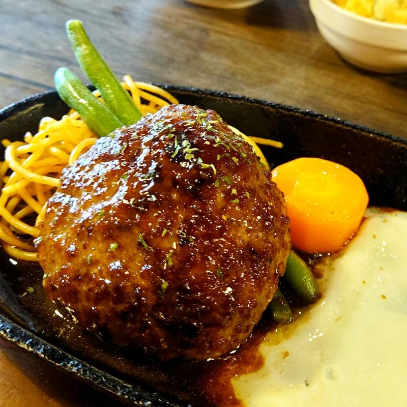 ハンバーグセット200g(ライス・スープ・サラダ付き)(洋食屋ちと(CHITO))