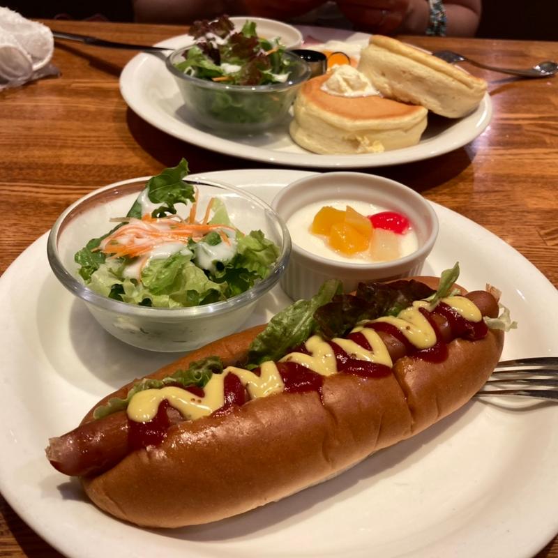 モーニング　ホットドックセット(街の珈琲店 よこはま物語)