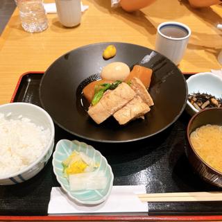 (築地和み)