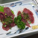 馬刺し(まるます家)