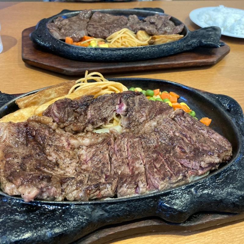リブロースステーキとヤングステーキ(ステーキ&シーフード スパイスハウス 川崎 宿河原店)