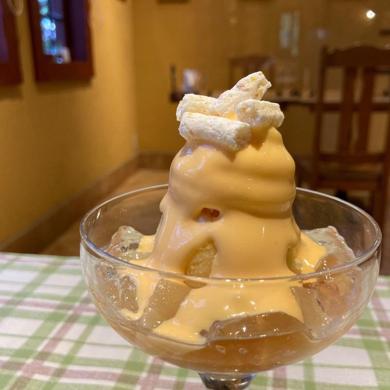 白桃の白ワインコンポート杏のクリーミーソース(オークウッド)