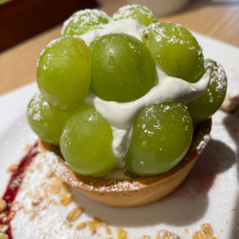 シャインマスカットのタルト(むさしの森珈琲 武蔵野西久保店)