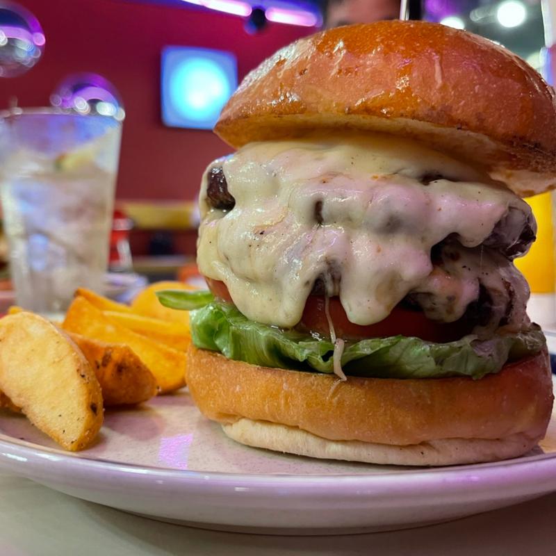 ダブルモッツァレラバーガー(BURGERLION - UTSUBO A GOGO -)