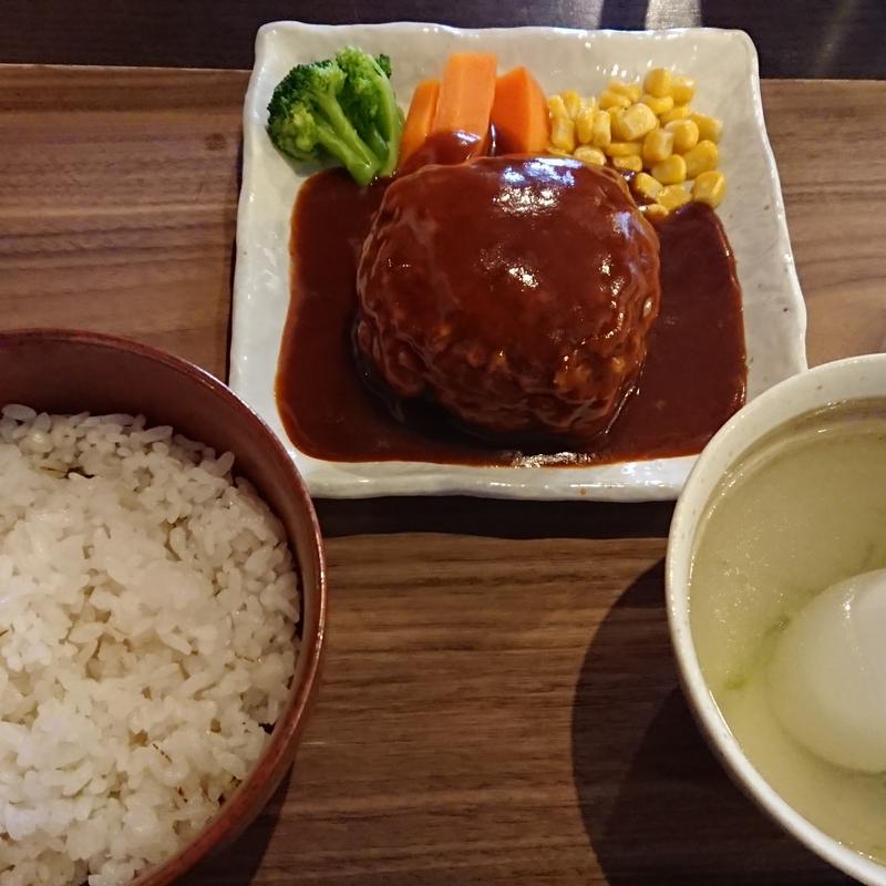 ふんわり牛たんハンバーグ定食(牛たん良助)