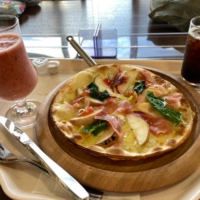 ももピザ(フルーツパーク富士屋ホテル )