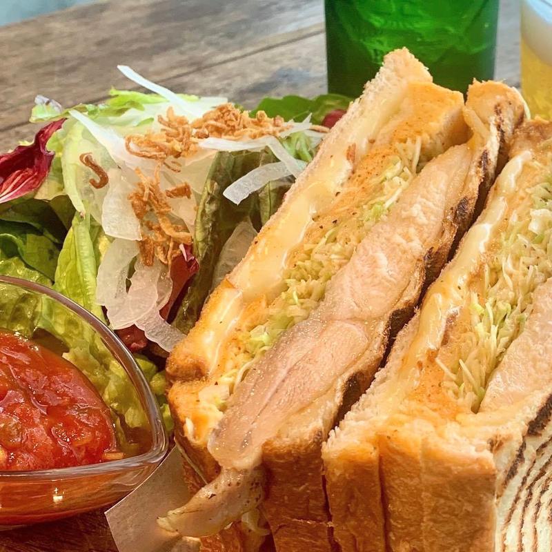 スパイシーチキンサンド(SLOW JET COFFEE スロージェットコーヒー)