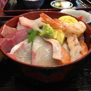 海鮮丼(玄海旬魚 居酒屋 こじま)