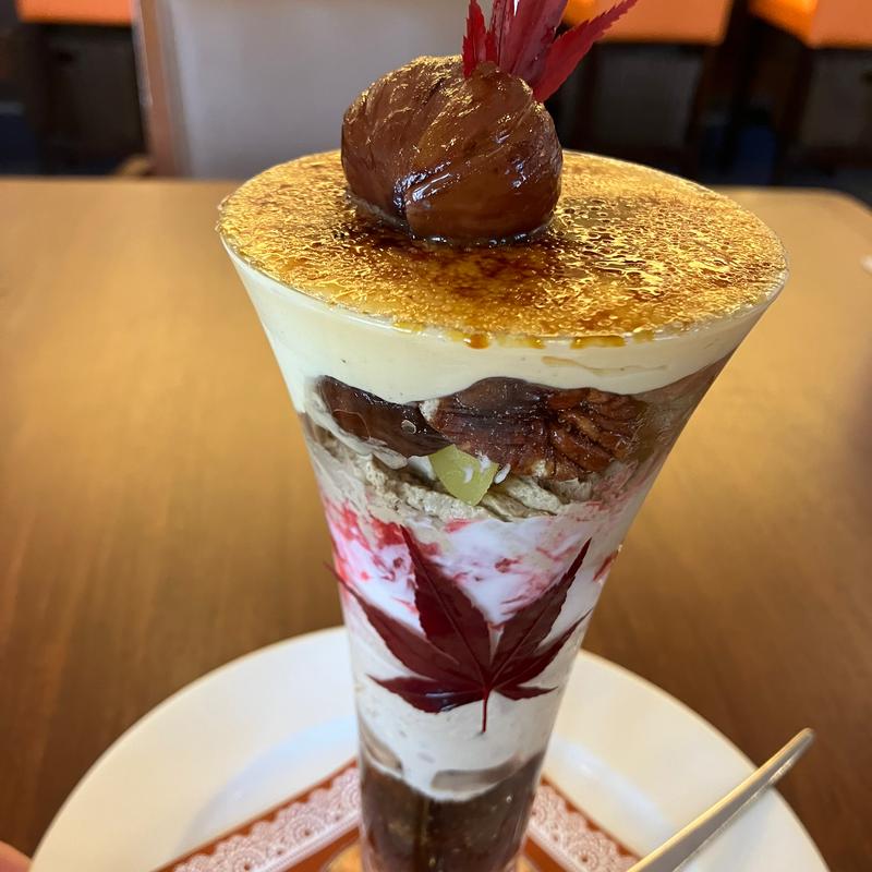 渋川栗とほうじ茶のブリュレパフェ(ロイヤルホスト西大島店)