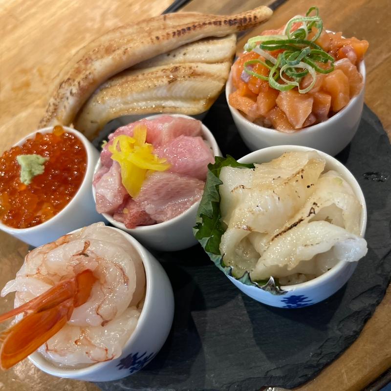 6つ丼(〇上水産)