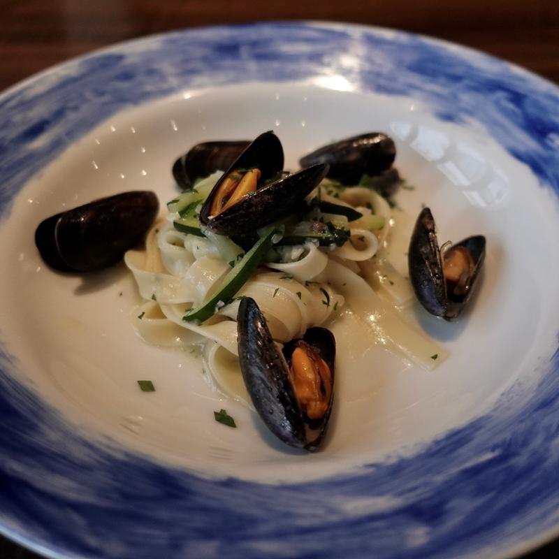 シャラティエッリ ムール貝とズッキーニ、エシャロットのペペロンチーノ(トラットリア ビコローレ ヨコハマ )