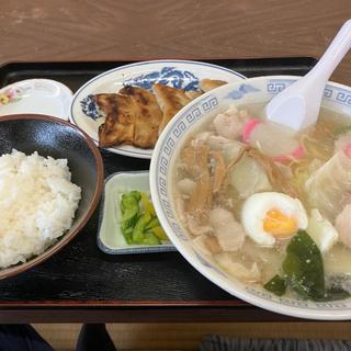 五目らーめん+餃子+半ライス(喜楽亭食堂 )