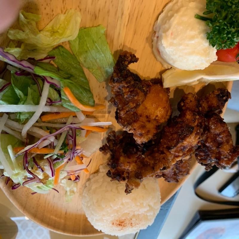 唐揚げプレート(P-KUN CAFE)