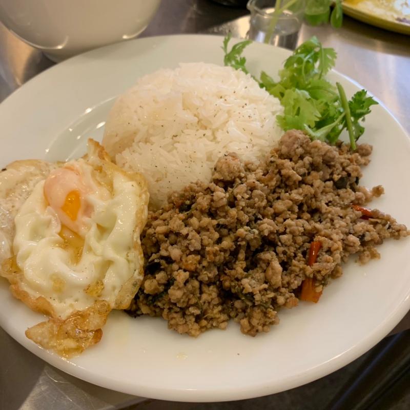 ガパオライス(餃子スラッピー)