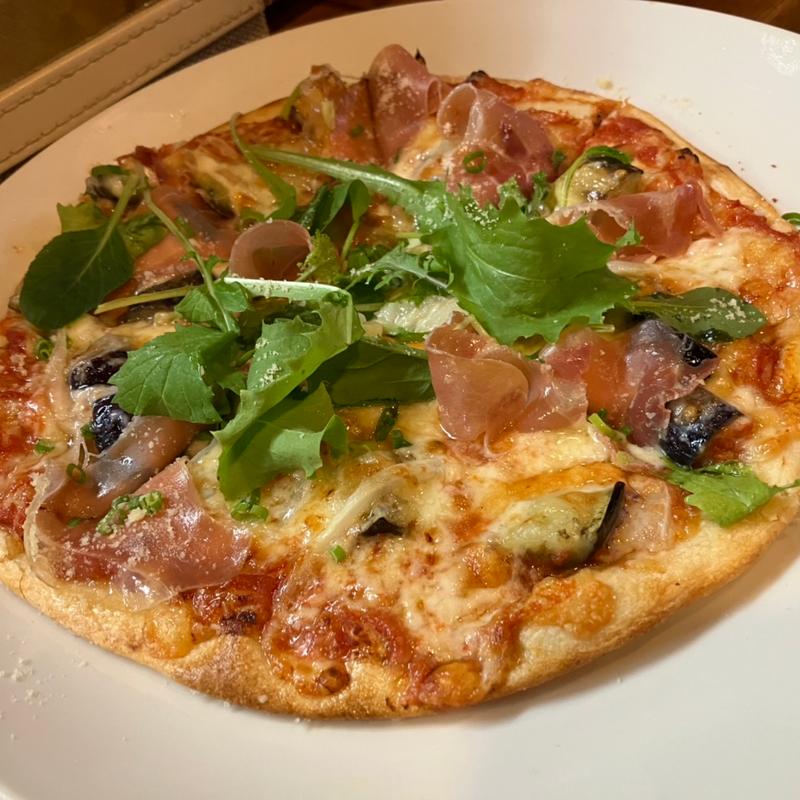 生ハムとナスのピッツァ(クッチーナD)