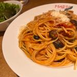 鶏肉とケッパーのトマトソースパスタ(レストラン マリオ)