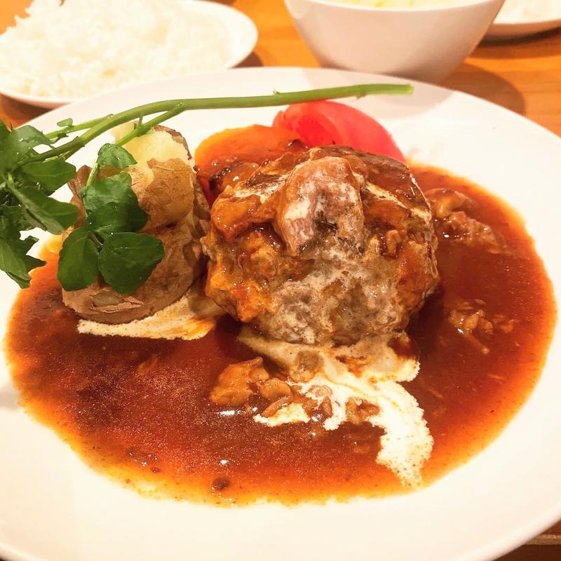 oh!way風牛すじシチューかけハンバーグステーキ（ランチ）(キッチンoh!way)