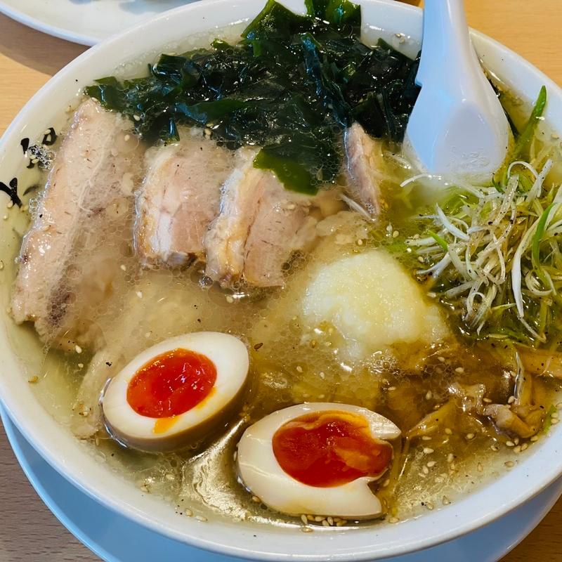 ネギ塩チャーシュー＋わかめ＋味玉＋ニンニク(青竹手打ちラーメン 大和)