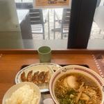 尾道ラーメン、餃子セット(奥屋パーキングエリア（下り線）スナックコーナー )