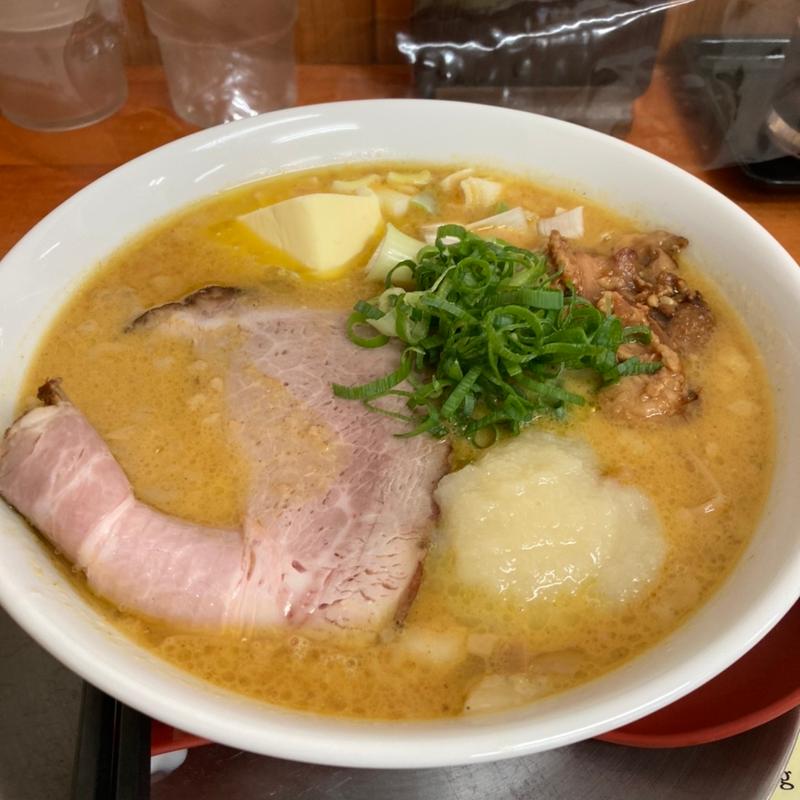 味噌カレー牛乳バターラーメン(栃木中華そば 神志)