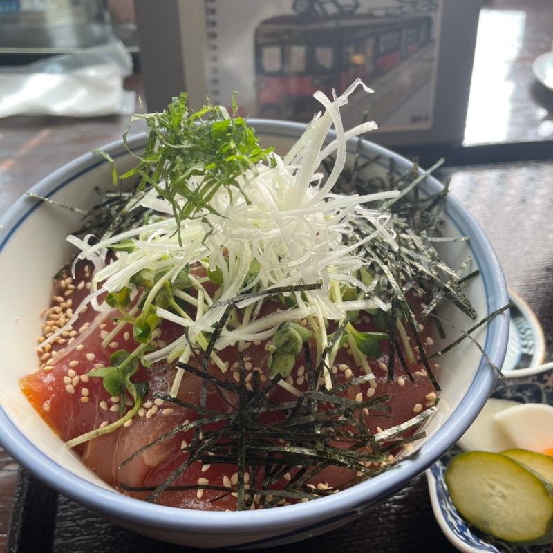 生まぐろ漬丼定食(観音食堂 丼屋 七兵衛)