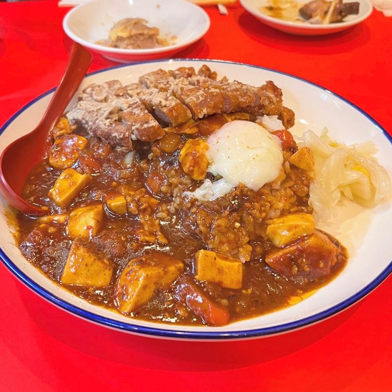 麻婆カレー飯 排骨のせ(生駒)