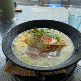 豆乳塩ラーメン(カレーアンドヌードル ロデッカ （Curry&noodle LODEKKA）)
