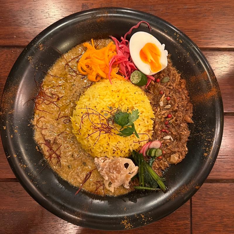 ヨロ＆ココ2種がけカレー (YOLO【スパイスカレー&立ち呑みの店】)