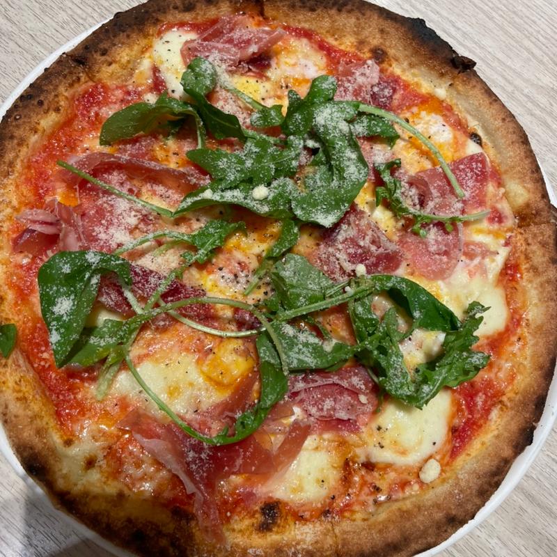 サラダピザ(俺のフレンチ 博多)