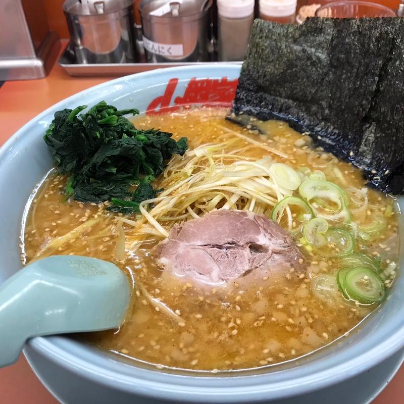 特製味噌ラーメン　中盛り　ほうれん草トッピング(ラーメン山岡家 熊谷店)