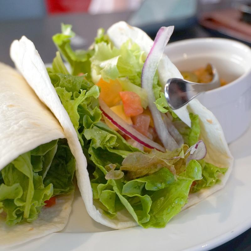 大地の恵み野菜たっぷりタコス 2個(福岡空港ビアマルシェSORAGAMIAIR(ソラガミエール))