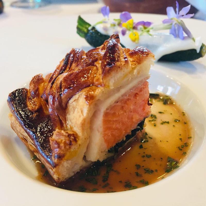 霧島サーモンのパイ包み焼き(トラットリアシン)