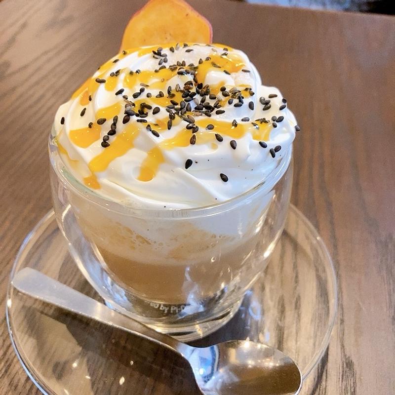 安納芋ラテ(麻里布珈琲ROSTER紙屋町店)