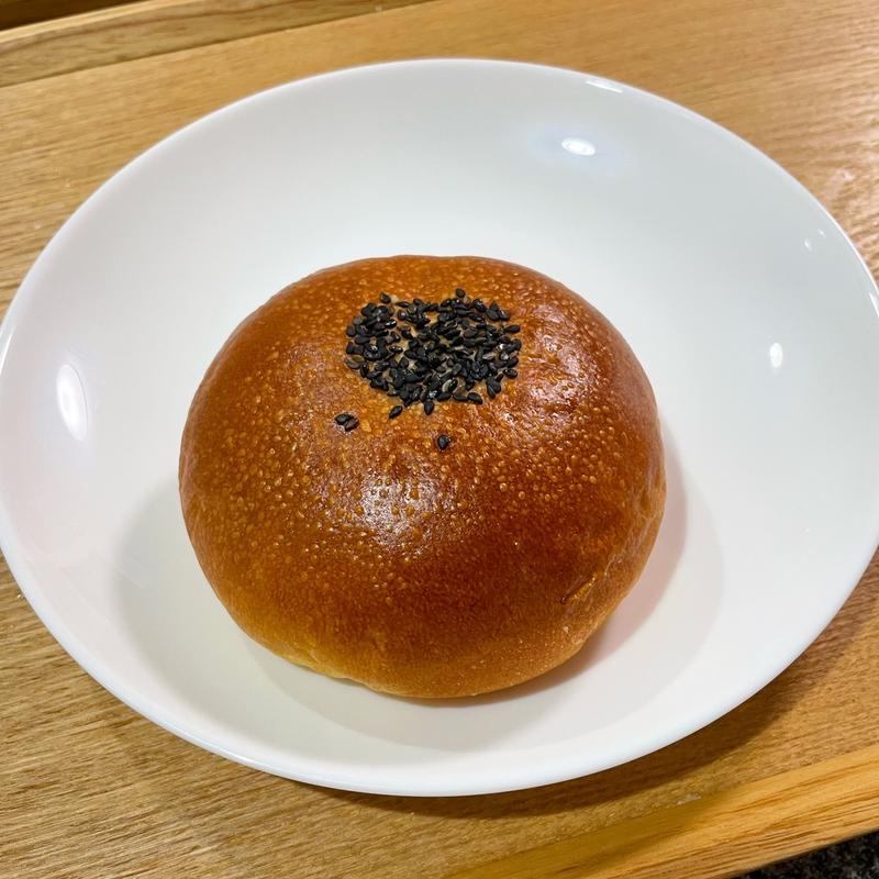 ごまあんぱん(muベーカリー)