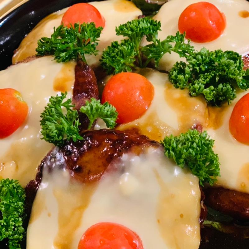 チーズハンバーグ(ダイニングバーReturnリターン)