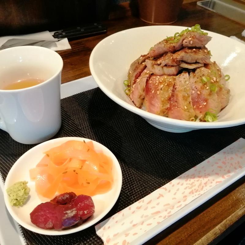 ステーキボウル(Steak Diner 有吉)