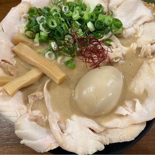 鶏チャーシューめん＋煮たまご＋にんにくチップ(ちきんういんぐ)