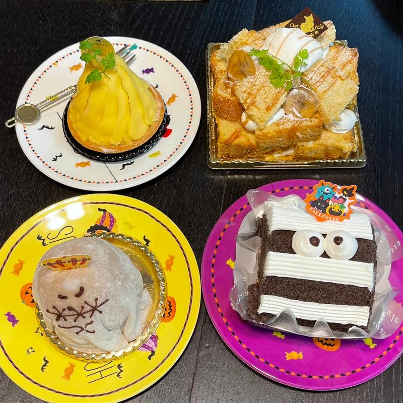 お芋のタルト、デセールキャラメル、キングおばけ、ミイラチョコロール(シャノワール ＪＲ住道店)