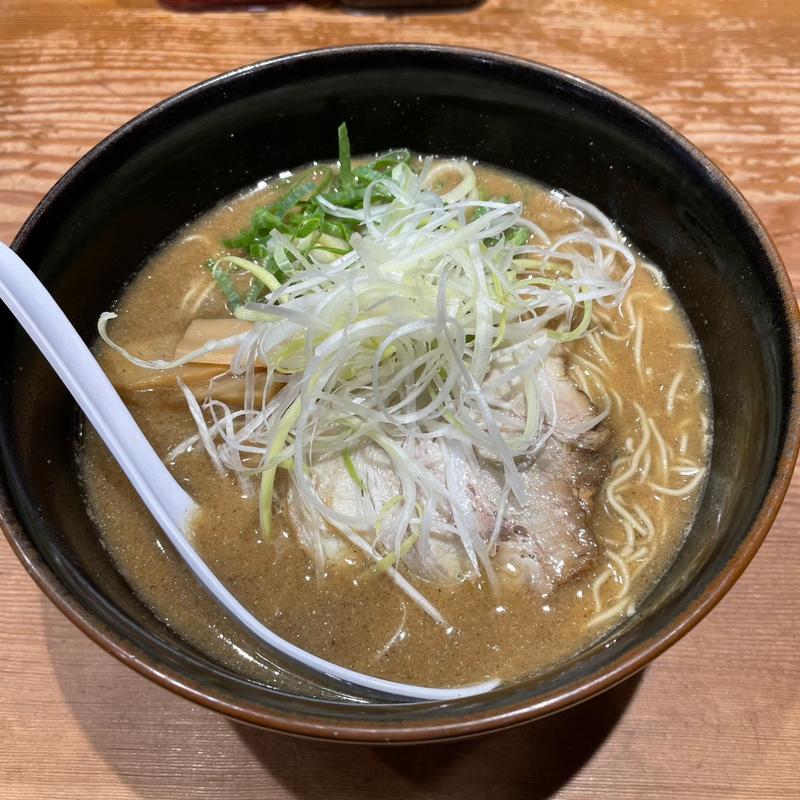 濃厚豚骨ニボ(博多 龍ノ髭 小山店)