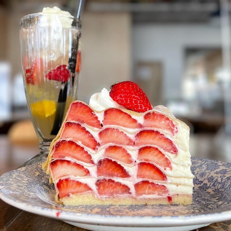 あまおう苺のミルクレープ(アフタヌーンティー・ラブアンドテーブル 表参道)