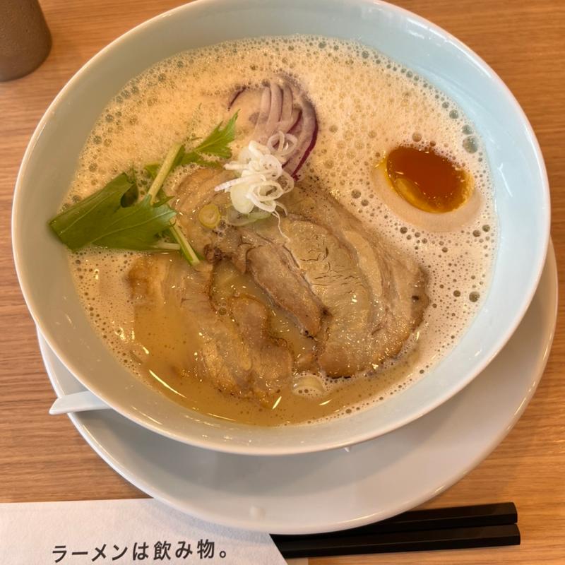 鶏白湯そば(ラーメンは飲み物です。)